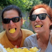 Mamka s tetou Evou - větrníčky od babičky