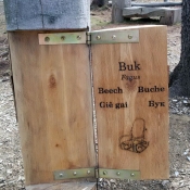 Z buku mám i postel