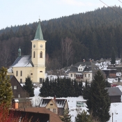 Kostelíček se hřitovem a hrobkou